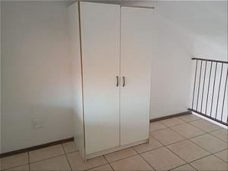 Ideal One-Bedroom Starter Home with Garage - Photo 3