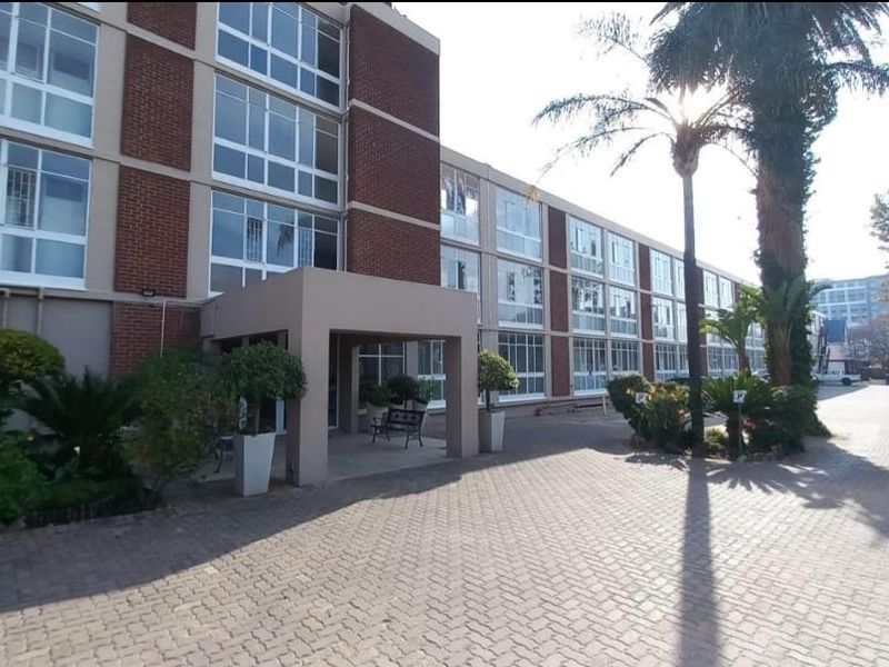 Your Next Investment: A Spacious, Secure Apartment in Sandton - Photo 1