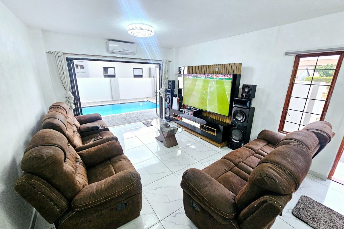 Modern 4 Bedroom 2.5 Bathroom House + Heated Pool for Sale in Silverstone Country Estate - Photo 4