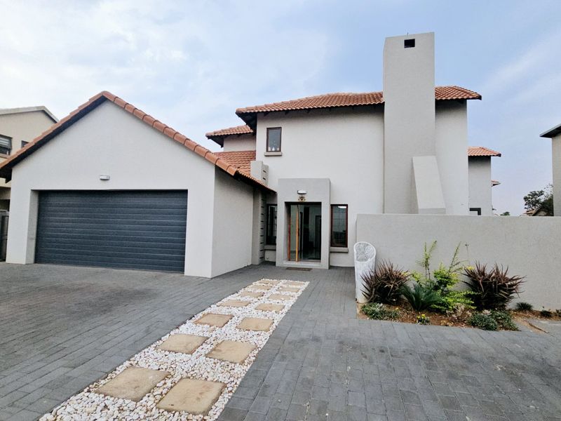 Modern 4 Bedroom 2.5 Bathroom House + Heated Pool for Sale in Silverstone Country Estate - Photo 2