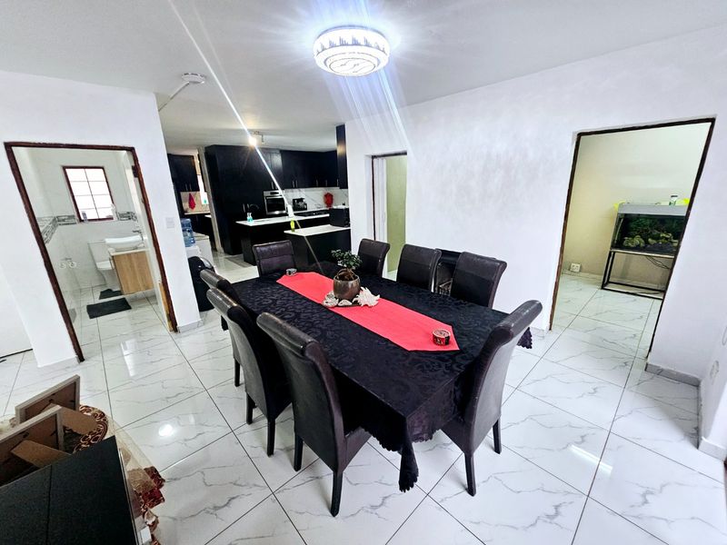 Modern 4 Bedroom 2.5 Bathroom House + Heated Pool for Sale in Silverstone Country Estate - Photo 6