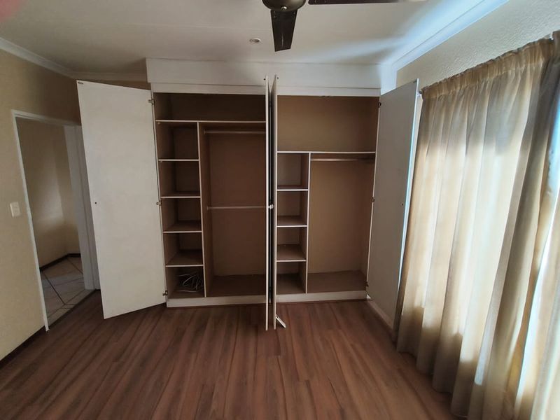 2 Bedroom Townhouse La Montagne Pretoria - Photo 7