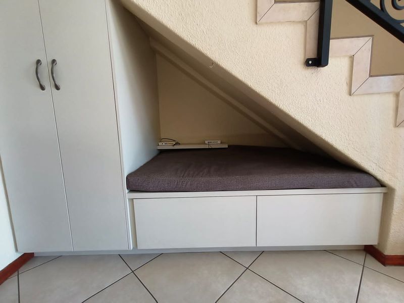 2 Bedroom Townhouse La Montagne Pretoria - Photo 4