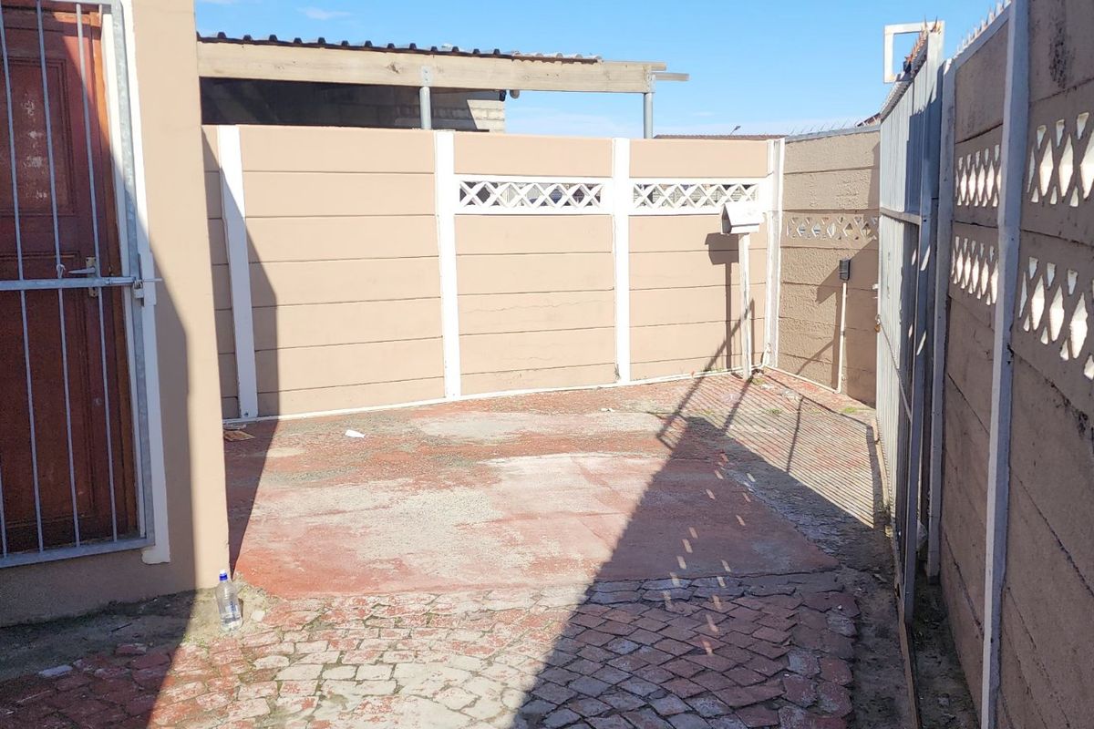 2 Bedroom home to rent in Rocklands - Photo 4