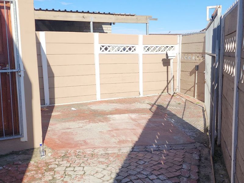 2 Bedroom home to rent in Rocklands - Photo 4