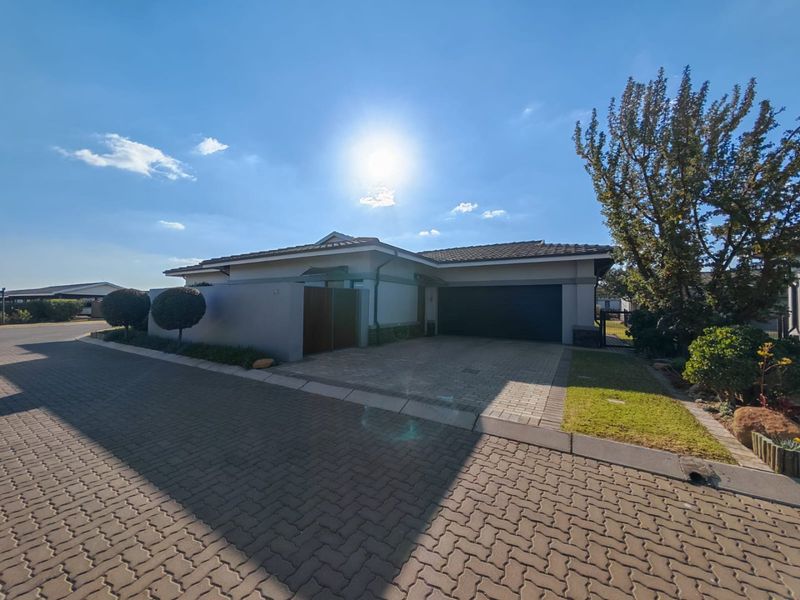 Unrivalled Serenity and Luxury at Eastlands Mature Lifestyle Estate - Photo 5