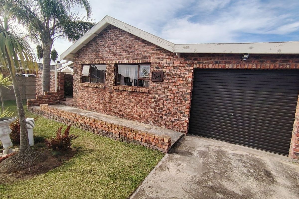 FACEBRICK- FAMILY HOME - Photo 2