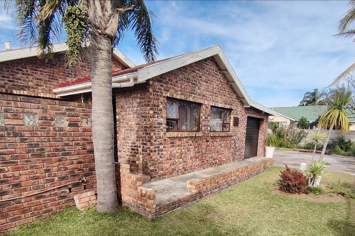 FACEBRICK- FAMILY HOME - Photo 4