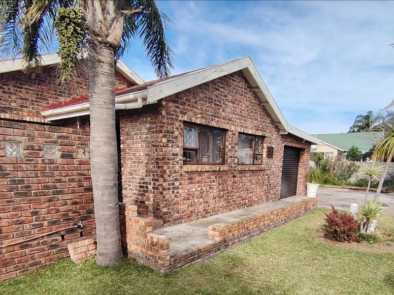 FACEBRICK- FAMILY HOME - Photo 4