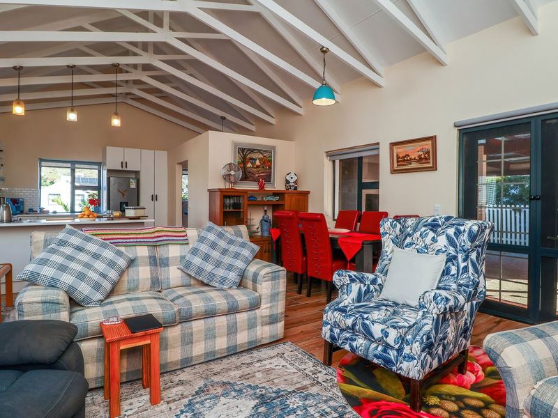 IMMACULATE MOVE-IN READY HOME IN SECURE ESTATE! - Photo 2