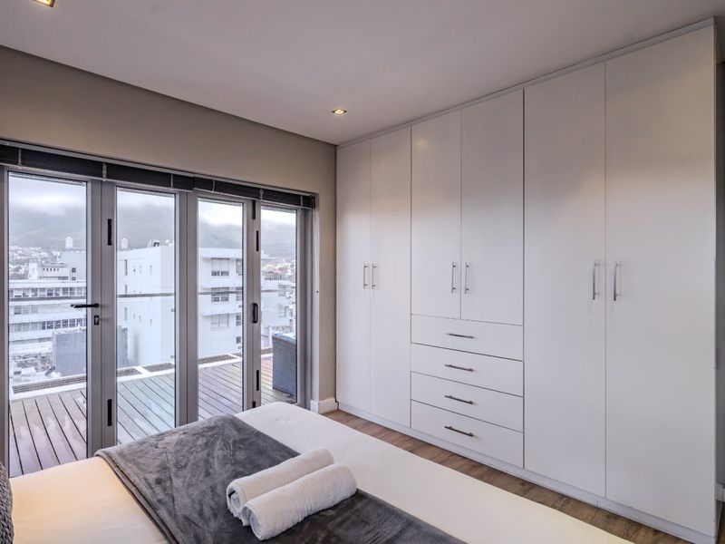 Stylish City Bowl Penthouse with Panoramic Views - Photo 9