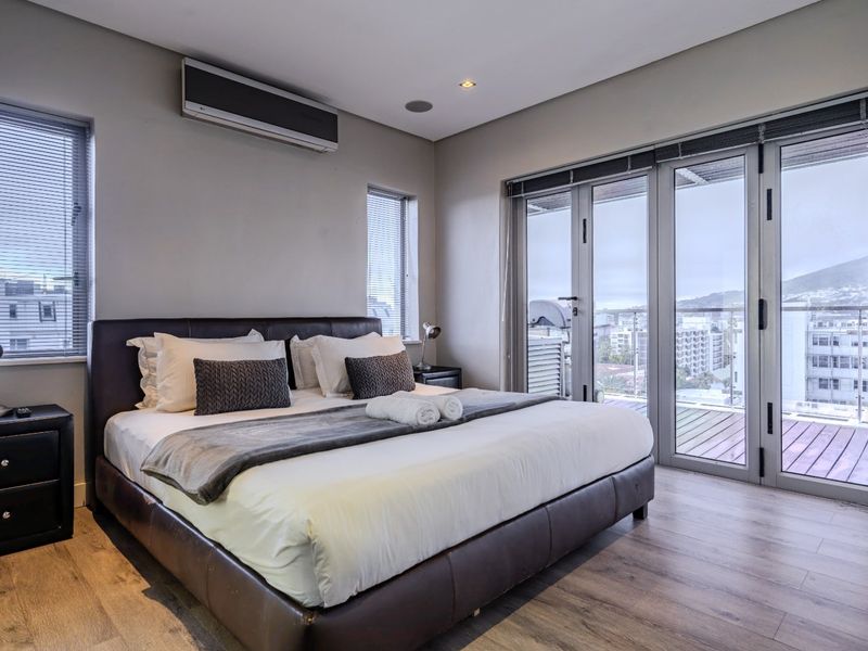 Stylish City Bowl Penthouse with Panoramic Views - Photo 8