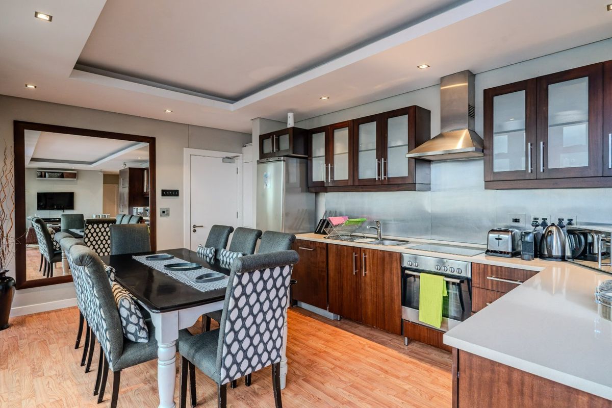 Stylish City Bowl Penthouse with Panoramic Views - Photo 5