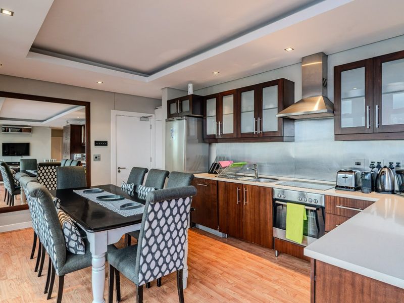 Stylish City Bowl Penthouse with Panoramic Views - Photo 5