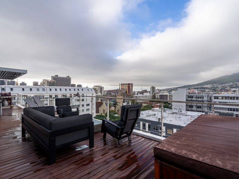 Stylish City Bowl Penthouse with Panoramic Views - Photo 7