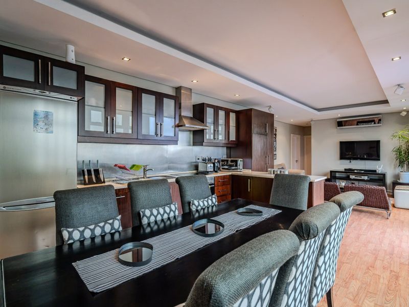 Stylish City Bowl Penthouse with Panoramic Views - Photo 6