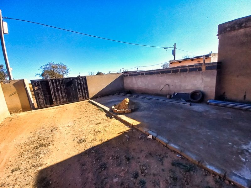 Rondebult Ext 2 Gem: 2-Bed Starter Home with Expansion Potential & Great Location! - Photo 4