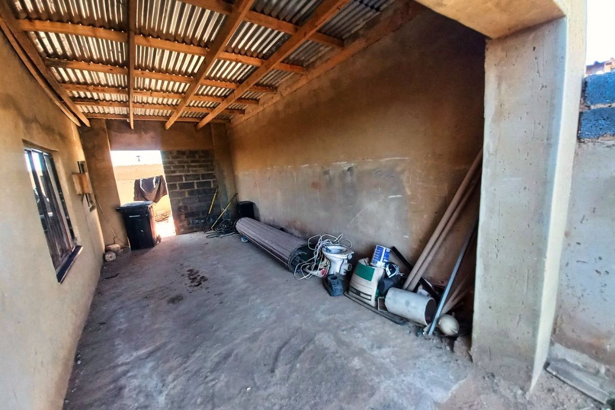 Rondebult Ext 2 Gem: 2-Bed Starter Home with Expansion Potential & Great Location! - Photo 5