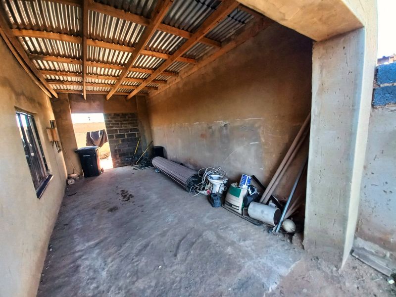 Rondebult Ext 2 Gem: 2-Bed Starter Home with Expansion Potential & Great Location! - Photo 5