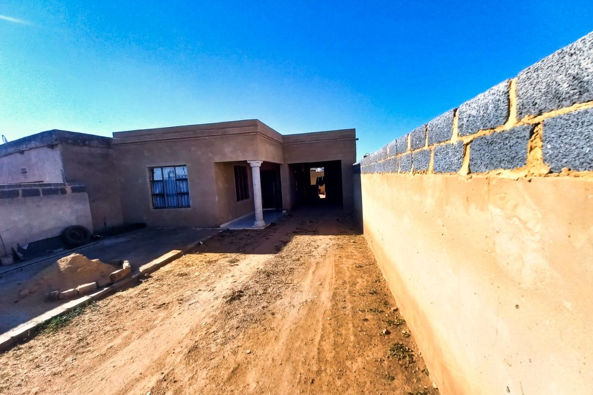 Rondebult Ext 2 Gem: 2-Bed Starter Home with Expansion Potential & Great Location! - Photo 2