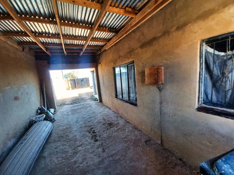 Rondebult Ext 2 Gem: 2-Bed Starter Home with Expansion Potential & Great Location! - Photo 7