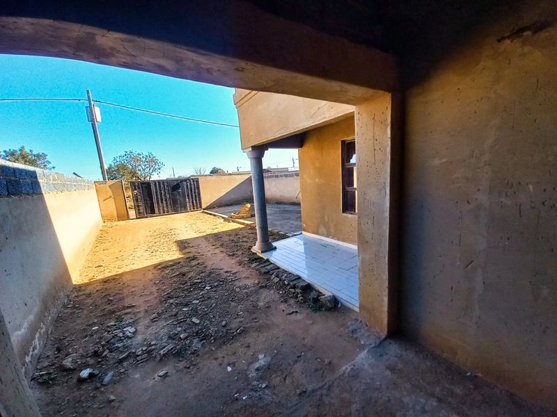 Rondebult Ext 2 Gem: 2-Bed Starter Home with Expansion Potential & Great Location! - Photo 8