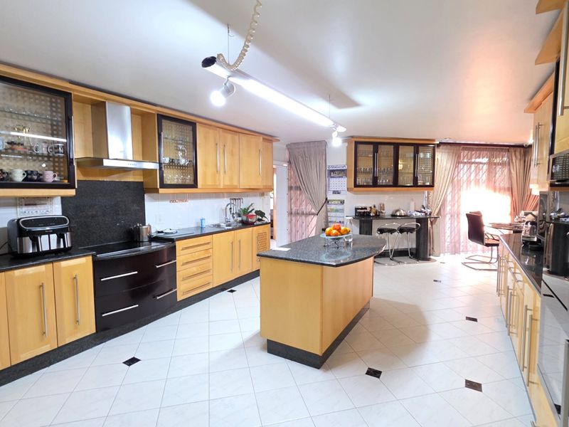 Elegant 4 Bedroom Home for Sale in Claudius - Photo 10