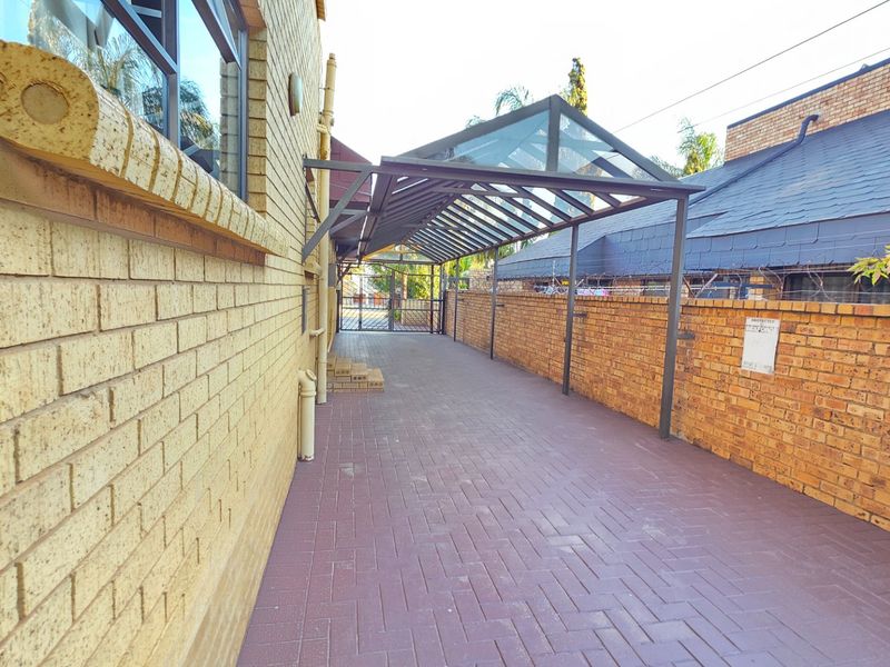 Elegant 4 Bedroom Home for Sale in Claudius - Photo 8