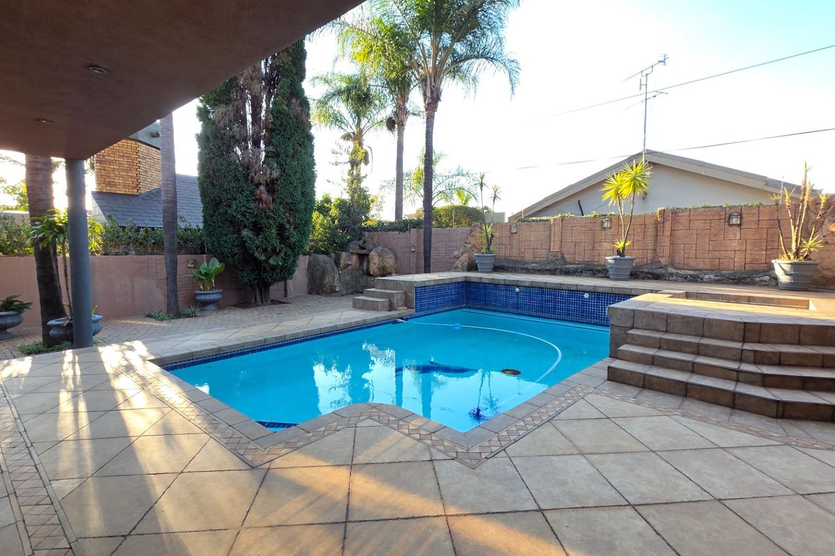 Elegant 4 Bedroom Home for Sale in Claudius - Photo 4