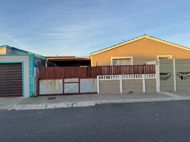 Ideal 2-Bedroom Home for Families or Investors – Portland, Mitchells Plain - Photo 2