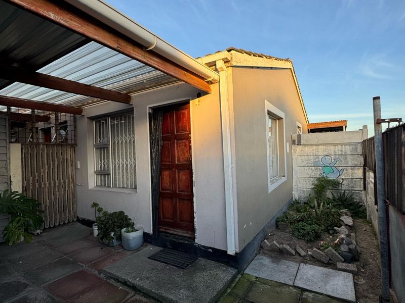 Ideal 2-Bedroom Home for Families or Investors – Portland, Mitchells Plain - Photo 4