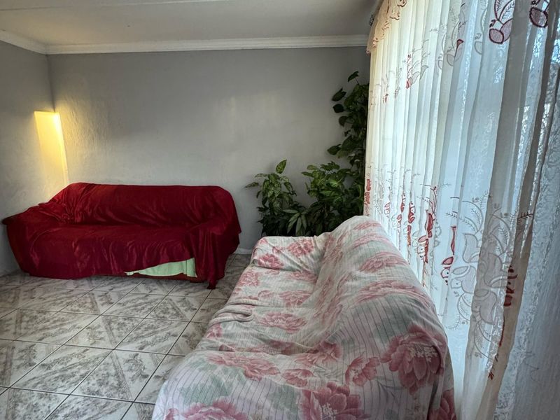 Ideal 2-Bedroom Home for Families or Investors – Portland, Mitchells Plain - Photo 7