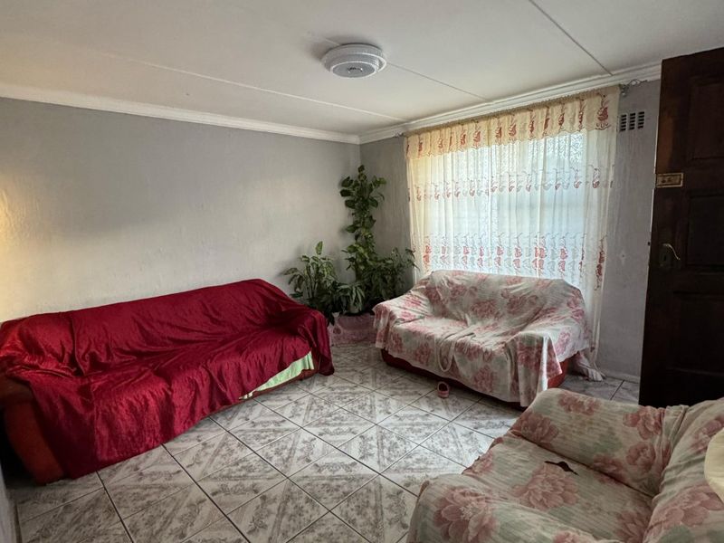 Ideal 2-Bedroom Home for Families or Investors – Portland, Mitchells Plain - Photo 5