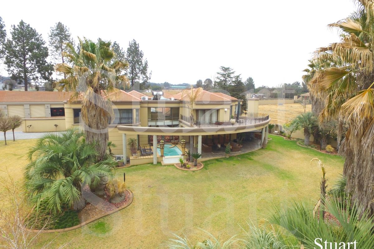 Luxury Riverside Sanctuary – A Masterpiece of Design and Comfort - Photo 2