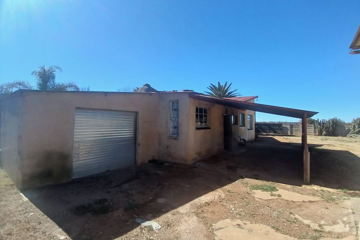 Spacious Family Home with Pool and Entertainment Area – A Bargain in Roosheuwel, Klerksdorp - Photo 4