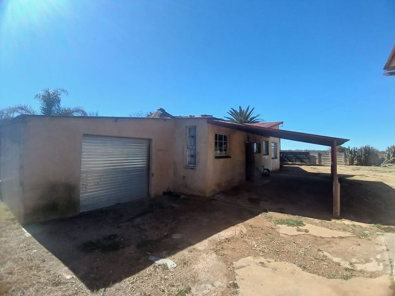 Spacious Family Home with Pool and Entertainment Area – A Bargain in Roosheuwel, Klerksdorp - Photo 4