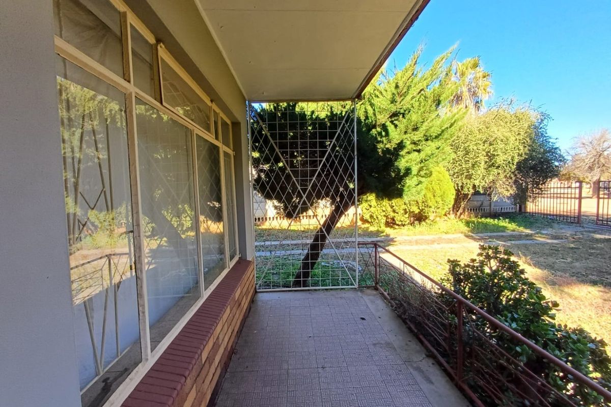 Charming and Affordable Family Home in Roosheuwel, Klerksdorp - Photo 2