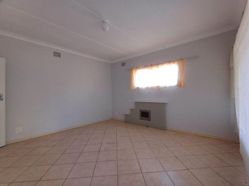 Charming and Affordable Family Home in Roosheuwel, Klerksdorp - Photo 9