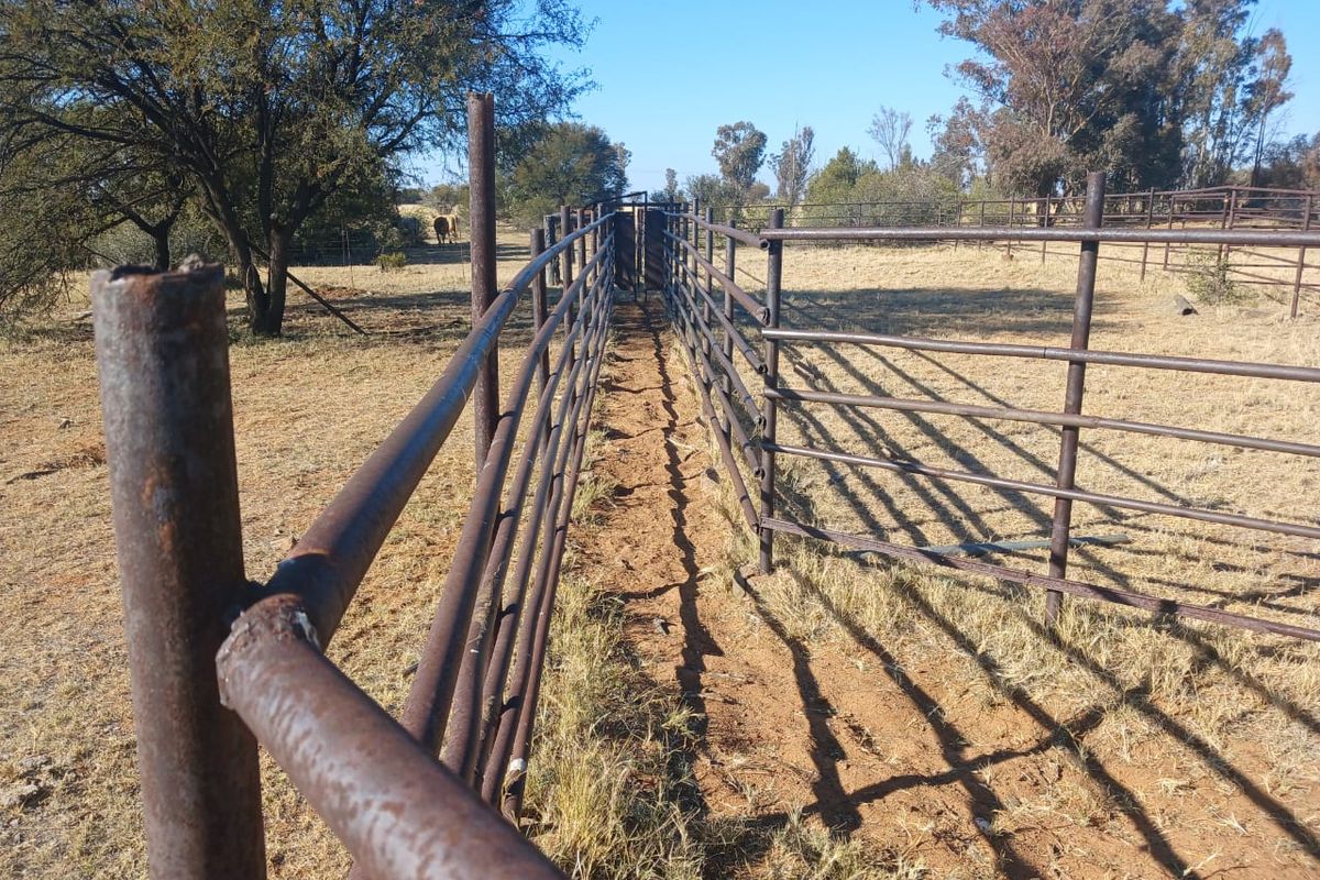 Exceptional 881-Hectare Farming Property for Sale in Vryburg District - Photo 4