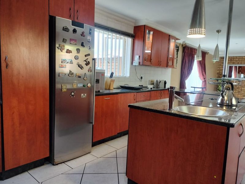 Family Home in Beyerspark - Photo 2