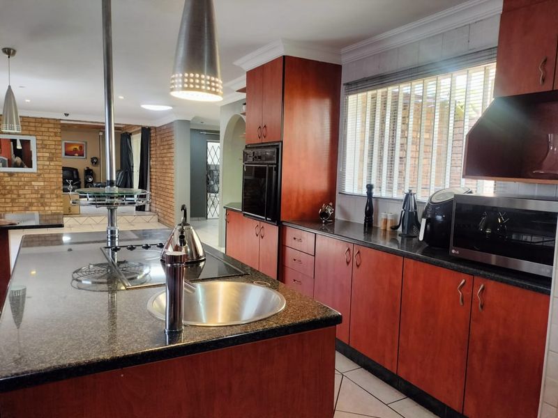 Family Home in Beyerspark - Photo 3