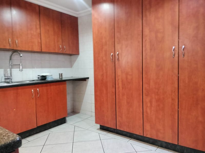 Family Home in Beyerspark - Photo 4