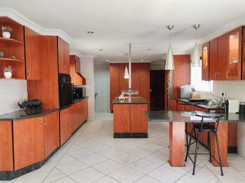 Family Home in Beyerspark - Photo 1