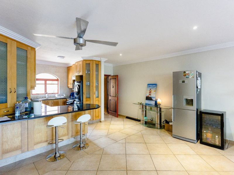 Pet Friendly Unit On The Beach In Shelly - Photo 9