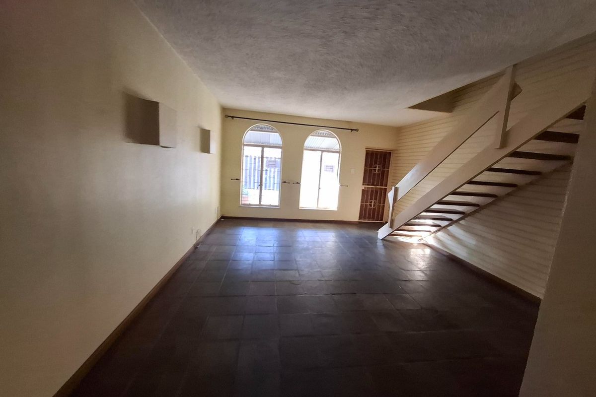 Amazing 2 bed Townhouse with garden Kilner Park` - Photo 5