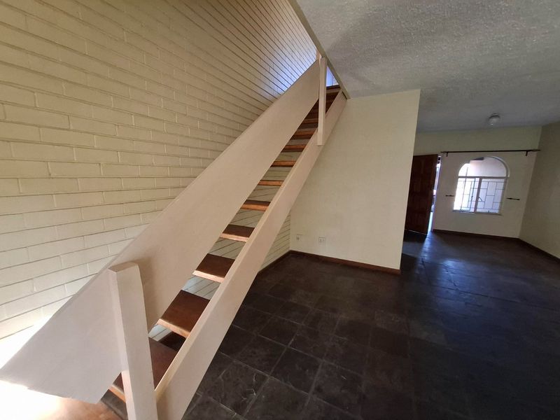 Amazing 2 bed Townhouse with garden Kilner Park` - Photo 10