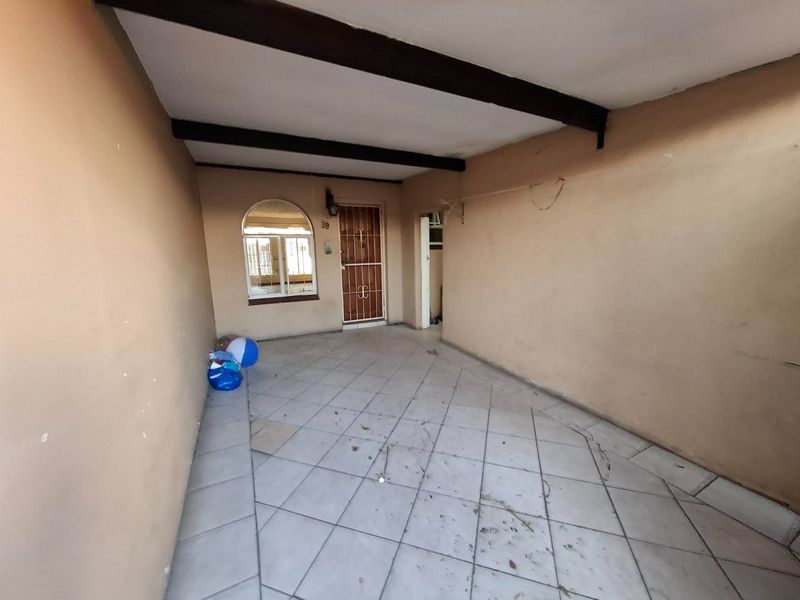 Amazing 2 bed Townhouse with garden Kilner Park` - Photo 8