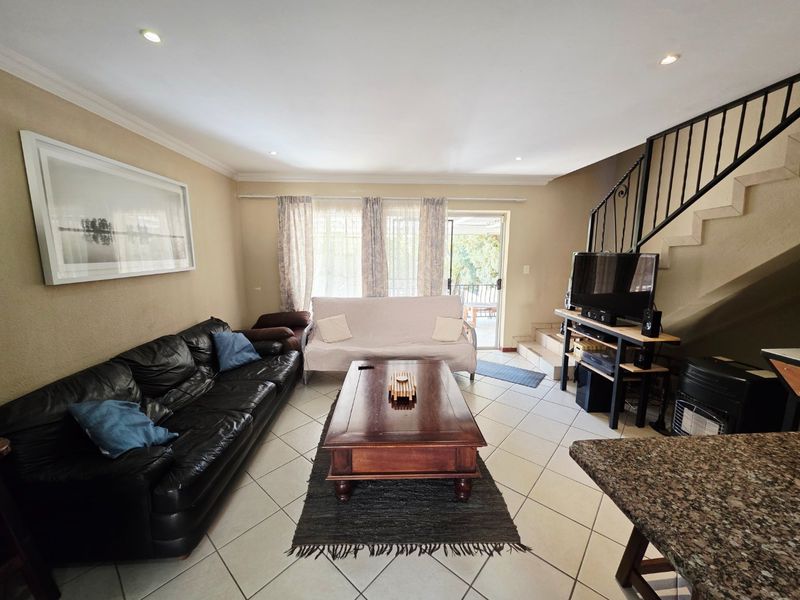 3 Bedroom Duplex For Sale in La Montagne - Photo 4