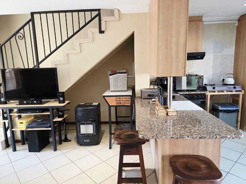 3 Bedroom Duplex For Sale in La Montagne - Photo 5