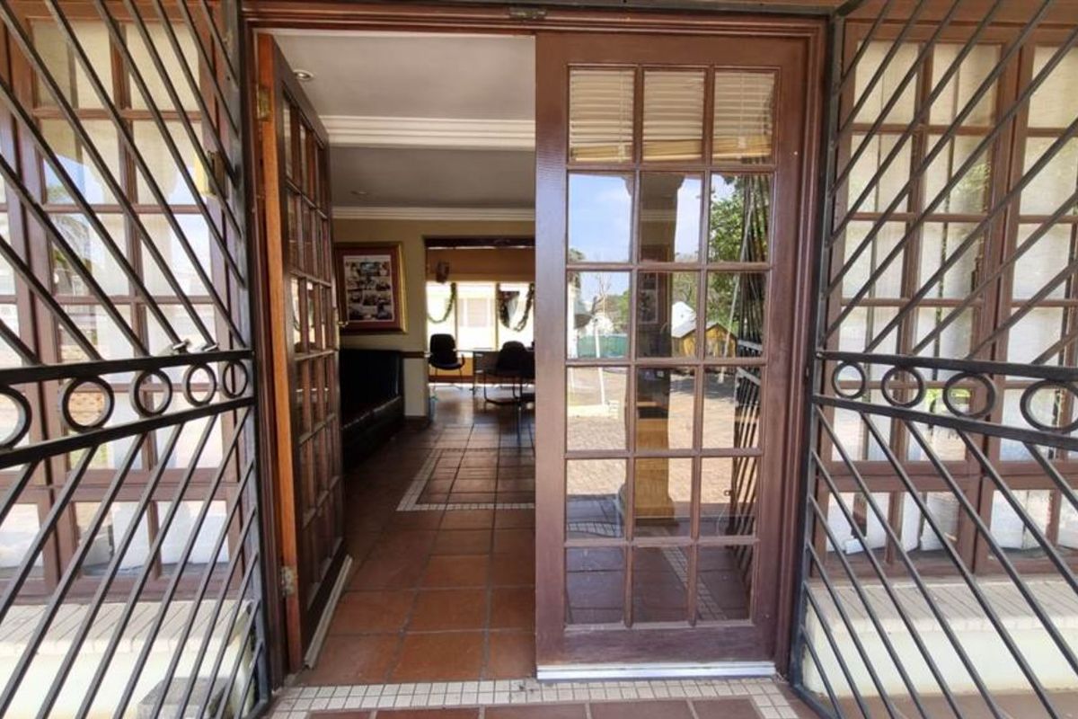 Prime Office Building – Hatfield (Approx. 1?650?m2 Erf | 550?m2 GLA) - Photo 4